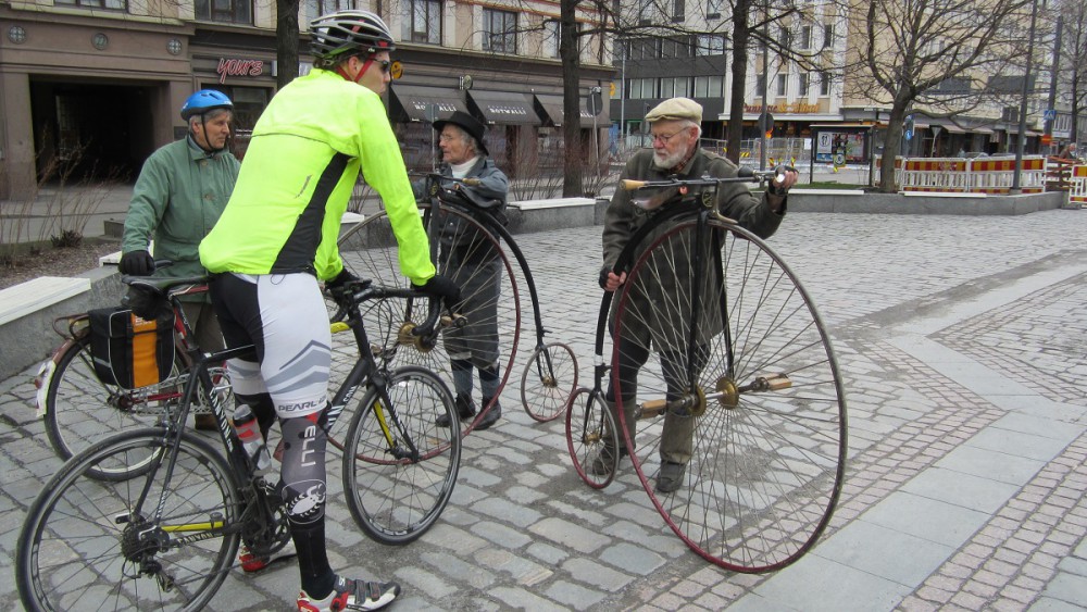 Vanhavelot.jpg (434.67 KiB) Katsottu 8629 kertaa Kuinkahan helppo näillä on ajaa ?