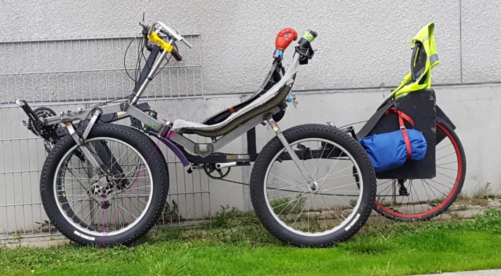 2WR ja Pommi ohjausgeometrian vertailu.jpg (429.12 KiB) Katsottu 4637 kertaa 2WR 70°+50 Pommi 60°+40