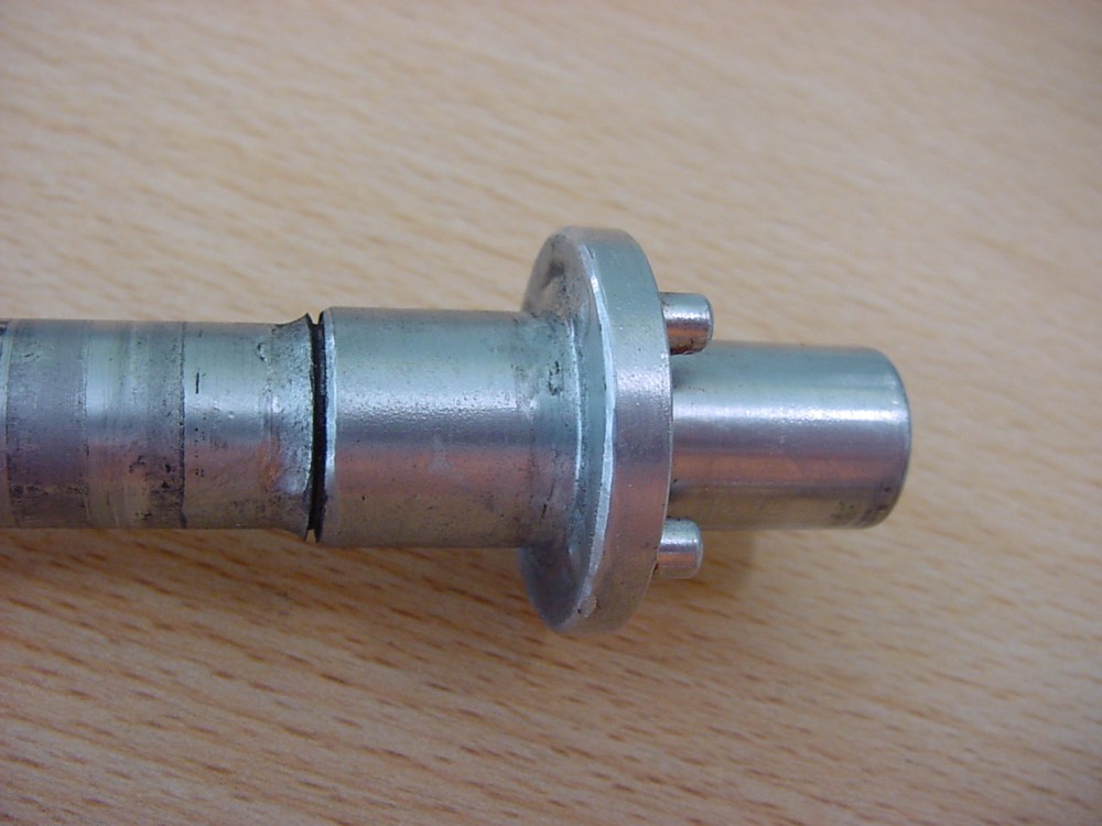 Brokenaxel.JPG (603.73 KiB) Katsottu 5875 kertaa Kiinteä akseli.