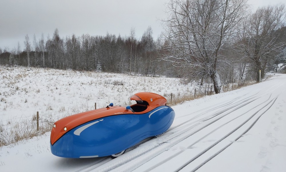 Valkoinen vanne sopii hyvin muuhun väritykseen.