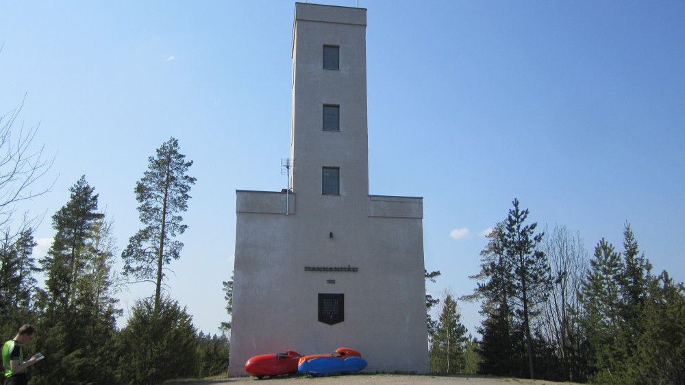 Kyröskosken lähellä on myös näkötorni. Tiukka nousu oli sinne.