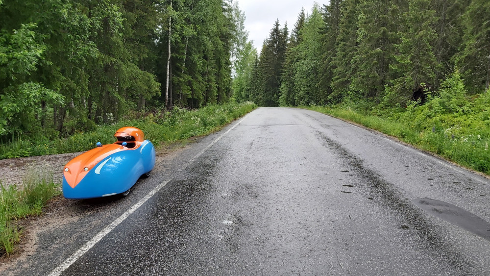 Ensimmäinen tauko ehkä 75 km kohdalla. Isoimmat mäet jo ajettu. Melkein puolimatkaan satoi vettä, mutta ei haitannut.