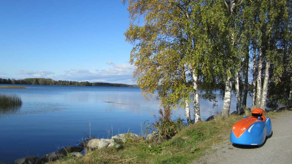 Velosastamalareitiltä.JPG (2.02 MiB) Katsottu 16584 kertaa Lähtöpaikalla on järvi lähellä ja jokinäkymiä on myös.