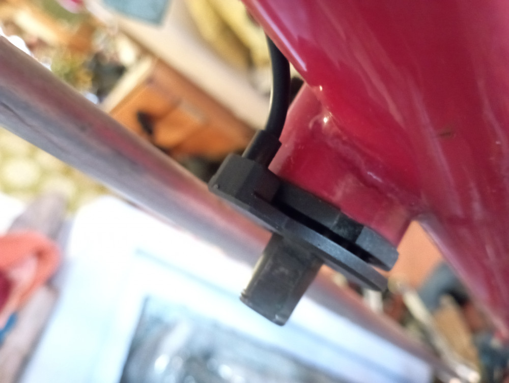 IMG_20220113_111609.jpg (2.7 MiB) Katsottu 1742 kertaa anturi kampiakselilla