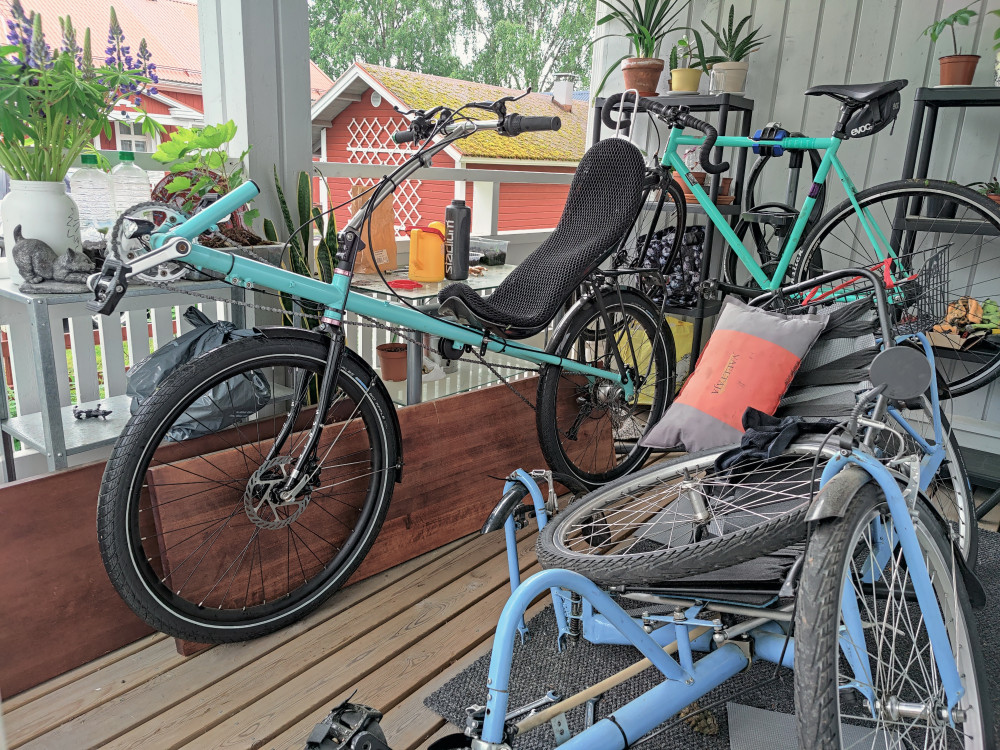 IMG_20220623_140131.jpg (5.63 MiB) Katsottu 12264 kertaa Pyöriä terassilla