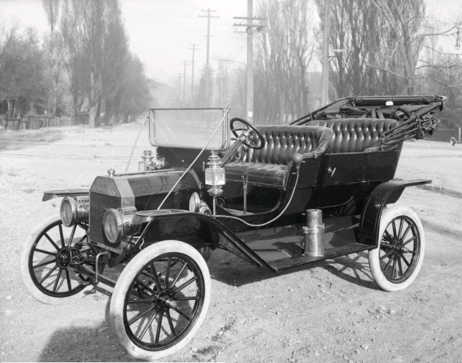 T-Ford vuodelta 1910. Wikipediasta.