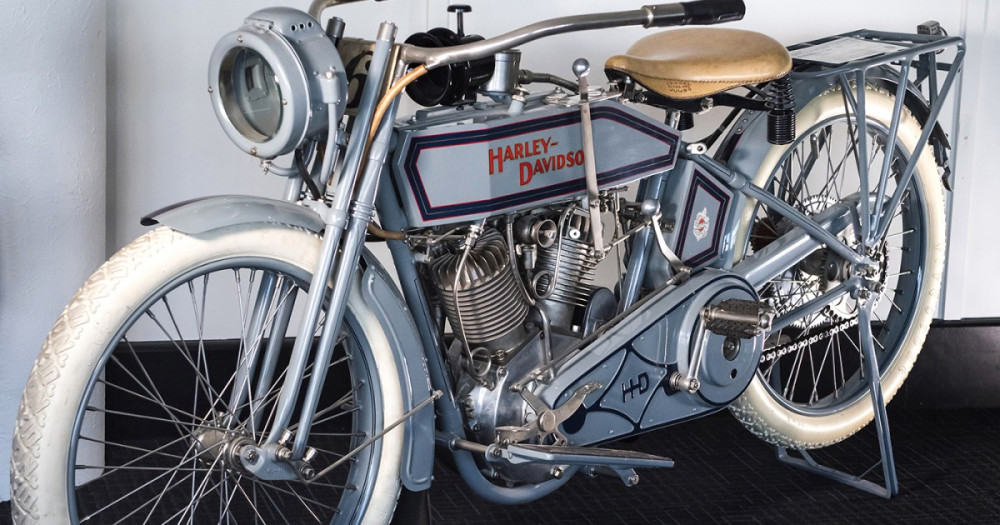 American-1915-Harley-Davidson-11F-USA-Classic-Motorcycle-Mecca-Motorcycle-Museum-Invercargill-4__FillMaxWzEyMDAsNjMwXQ.jpg
