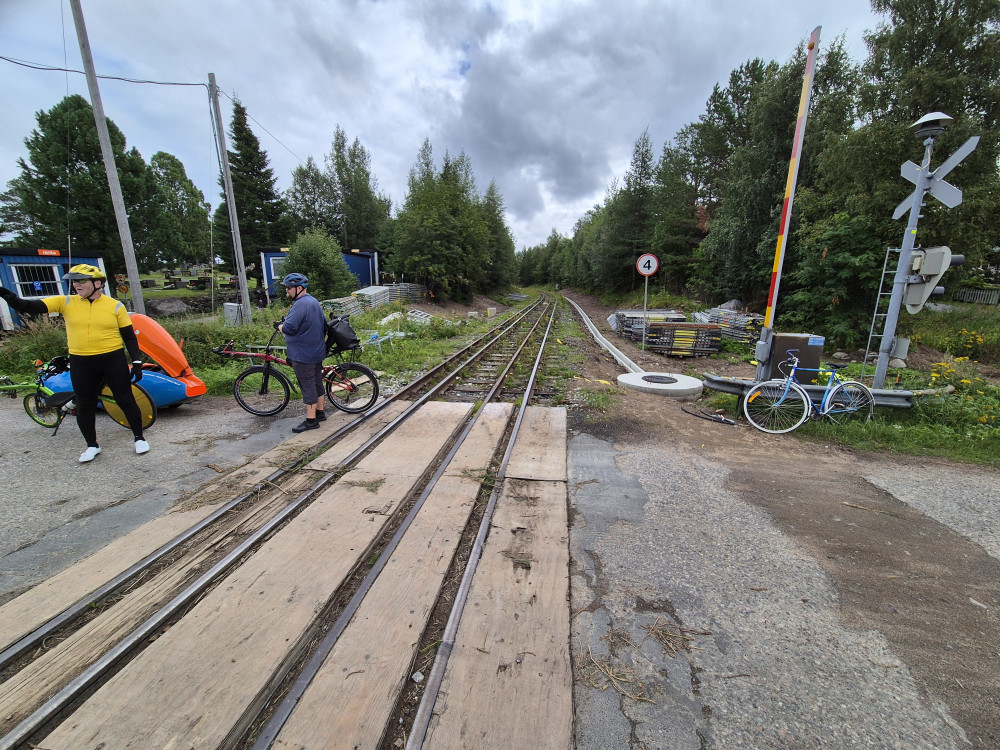 Ruotsalainen juna pääsee Tornion asemalle ja Suomalainen Haaparannan asemalle