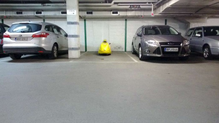 Milan hotellin parkkihallissa