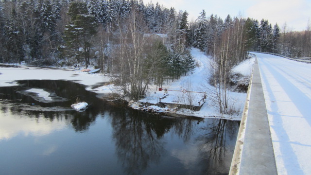 Kutala hienot maisemat. Varmaan ollut lossi ennen.