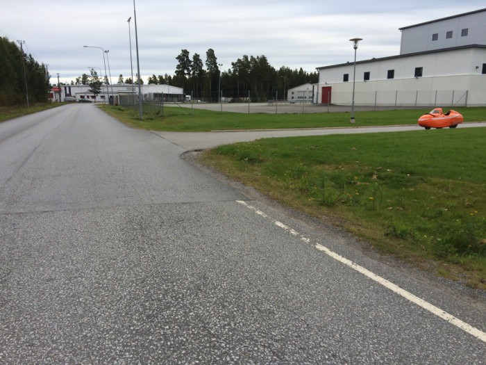 IMG_8741.jpg (387.27 KiB) Katsottu 3848 kertaa Kuva onnettomuuspaikasta toisesta suunnasta. Kinneri maamerkkinä samassa kohdassa, kuin edellisessä kuvassa.