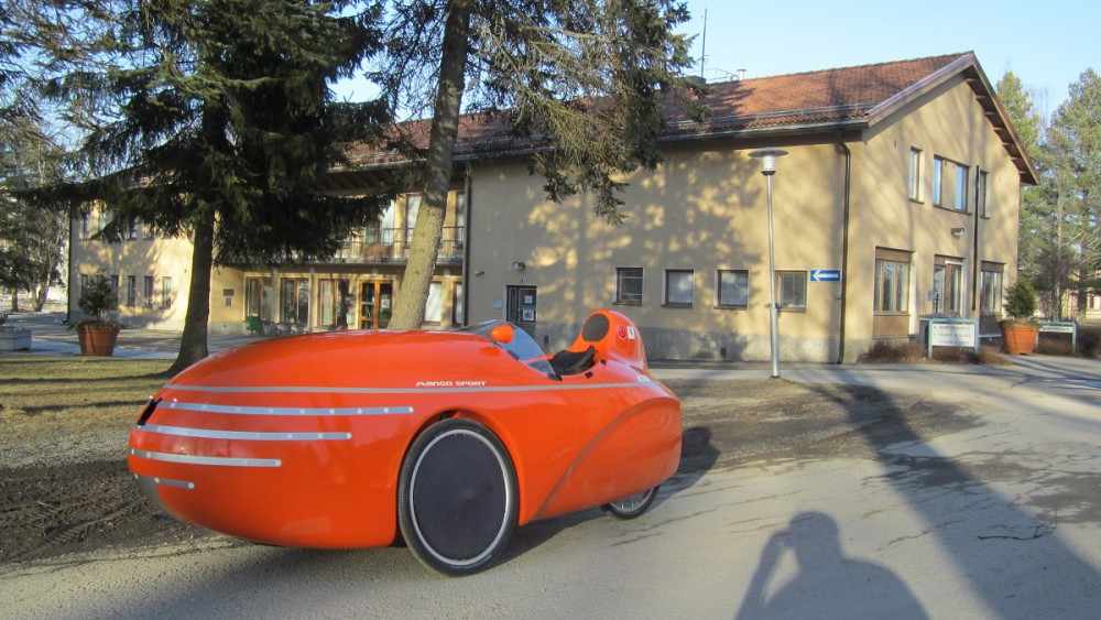 Hämeenkyrökunnantalo.jpg (369.72 KiB) Katsottu 8684 kertaa Kävin kääntämässä Hämeenkyrön kunnantalon pihassa.