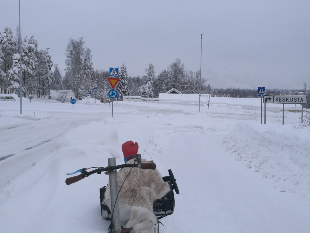 0302019105943.jpg (286.73 KiB) Katsottu 4190 kertaa Viidentienristeyksen liikenneympyrä