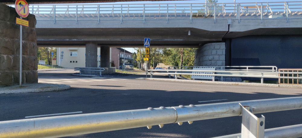 IMG_20210831_170528.jpg (2.8 MiB) Katsottu 8751 kertaa Tien toisella puolenkin viitoitusta