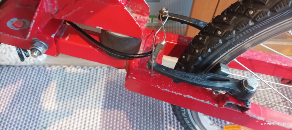 säädettävä antiikkijarru joka tietty vikisee käytös